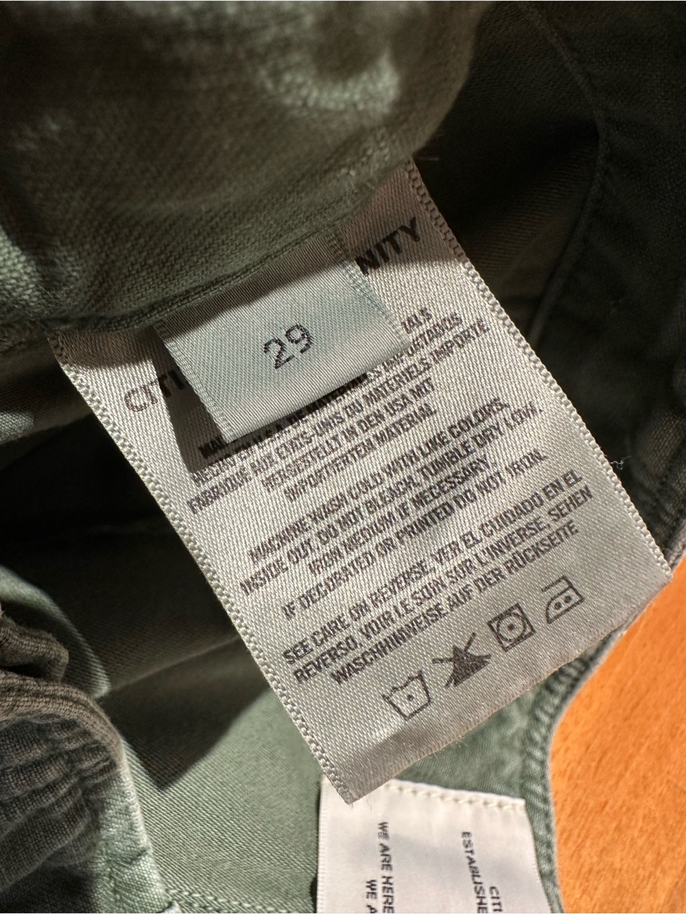 CITIZENS OF HUMANITY Khaki Wide-Legged Cargo Pants - Picture 7 of 9